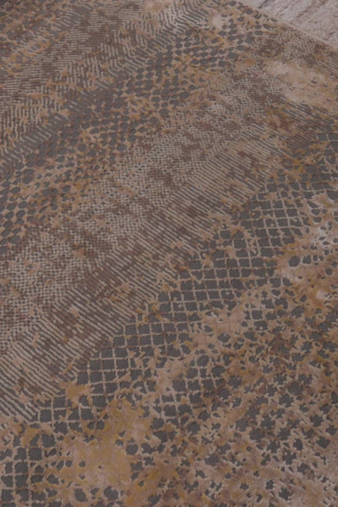 Modern Crystal Gray & Medium Ivory Color Rug